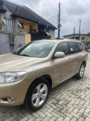 Toyota Highlander 2011 Gold