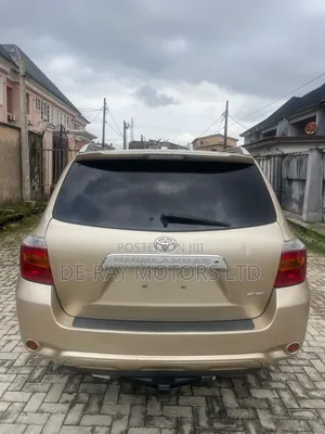 Toyota Highlander 2011 Gold