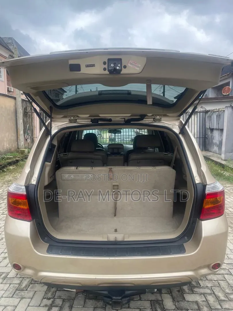 Toyota Highlander 2011 Gold