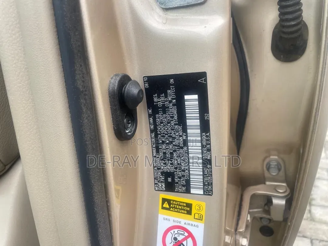 Toyota Highlander 2011 Gold
