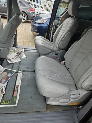 Toyota Sienna XLE FWD 8-Passenger 2013 Gray