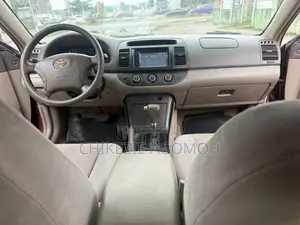 Toyota Camry LE 4dr Sedan (2.4L 4cyl 5A) 2005 Red