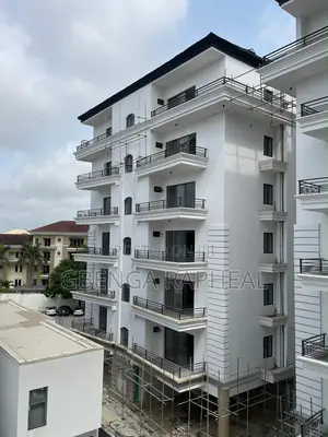 3bdrm Penthouse in Lekki for sale
