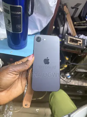 Apple iPhone 16e 128 GB Black
