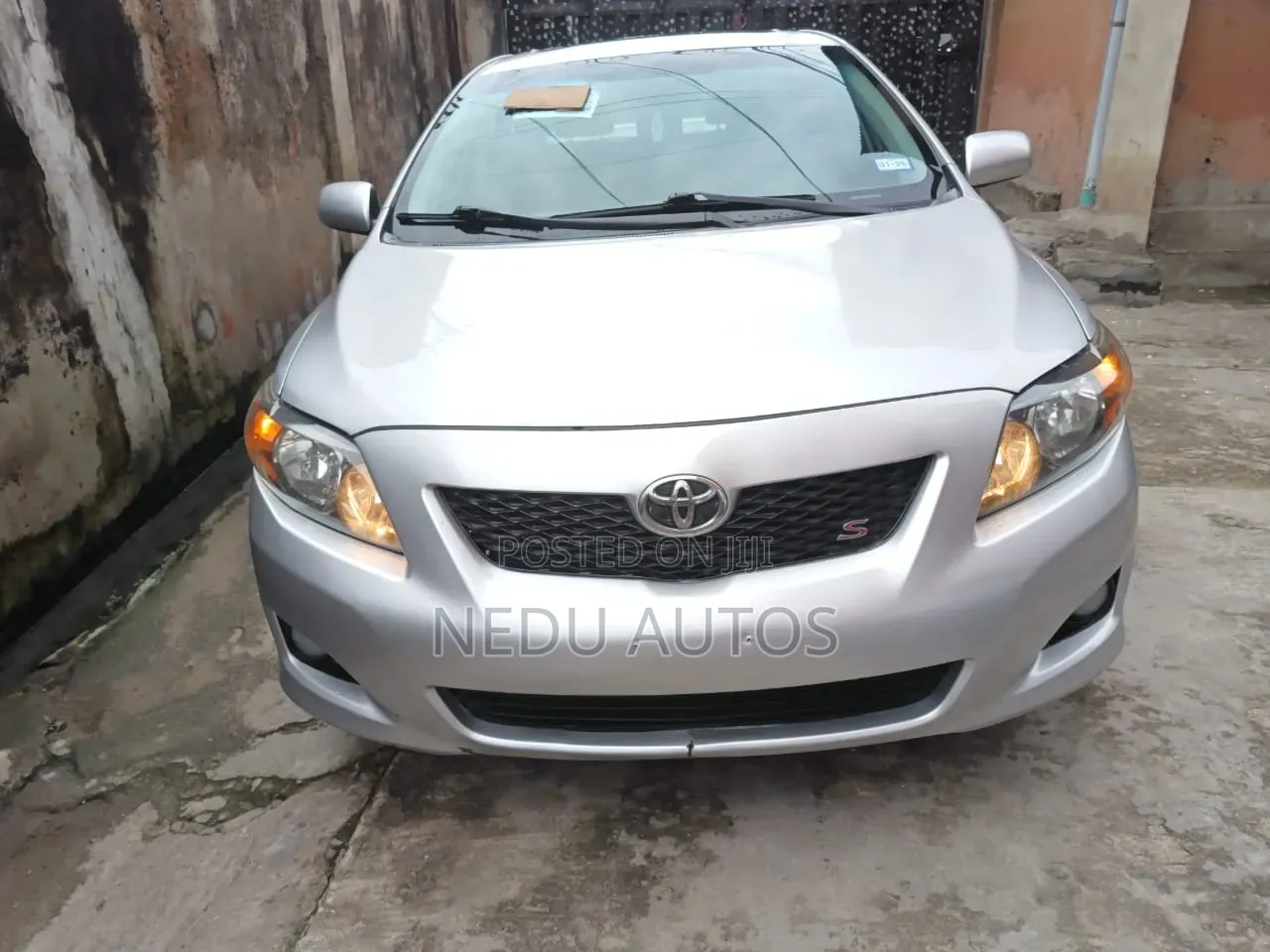 Toyota Corolla 2011 Silver