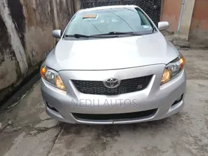 Toyota Corolla 2011 Silver