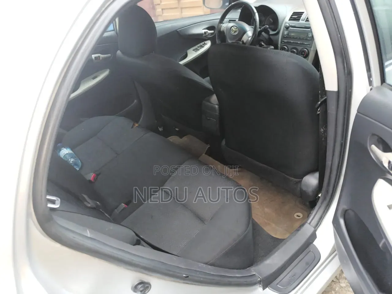 Toyota Corolla 2011 Silver