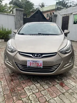 Hyundai Elantra SE Sedan FWD (1.8L 4cyl 6A) 2016 Gold