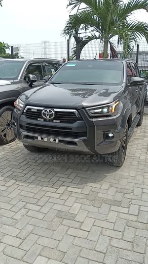 Toyota Hilux 2025 Gray