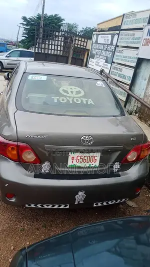 Toyota Corolla LE 4dr Sedan (1.8L 4 cyl 4A) 2009 Gray