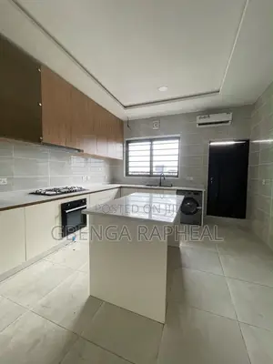 3bdrm Penthouse in Oniru, Victoria Island for sale
