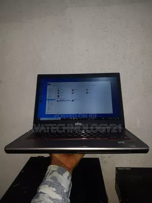 Laptop Fujitsu Lifebook E448 4GB Intel Core i5 SSD 500GB