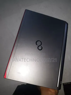 Laptop Fujitsu Lifebook E448 4GB Intel Core i5 SSD 500GB
