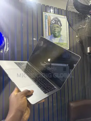 Laptop Apple MacBook Pro 2017 16GB Intel Core i5 SSD 512GB