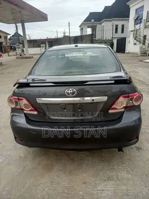 Toyota Corolla 2010 Gray