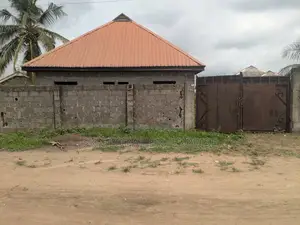 7bdrm Block of Flats in Badagry / Badagry for sale