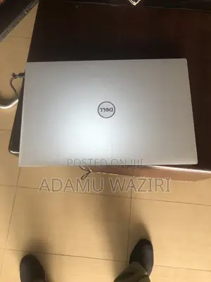 Laptop Dell XPS 17 9720 16GB Intel Core i9 SSD 1T