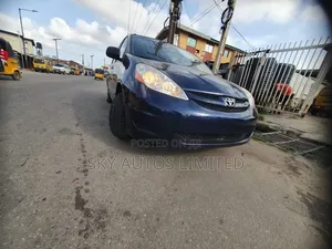 Toyota Sienna 2006 Blue