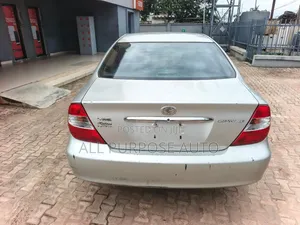 Toyota Camry 2004 Silver
