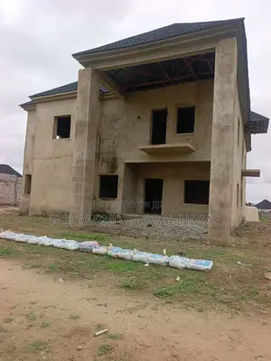 5bdrm Duplex in Lugbe District., FHA for sale