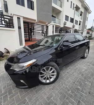Toyota Avalon Limited Sedan FWD (3.5L 6cyl 6A) 2013 Black