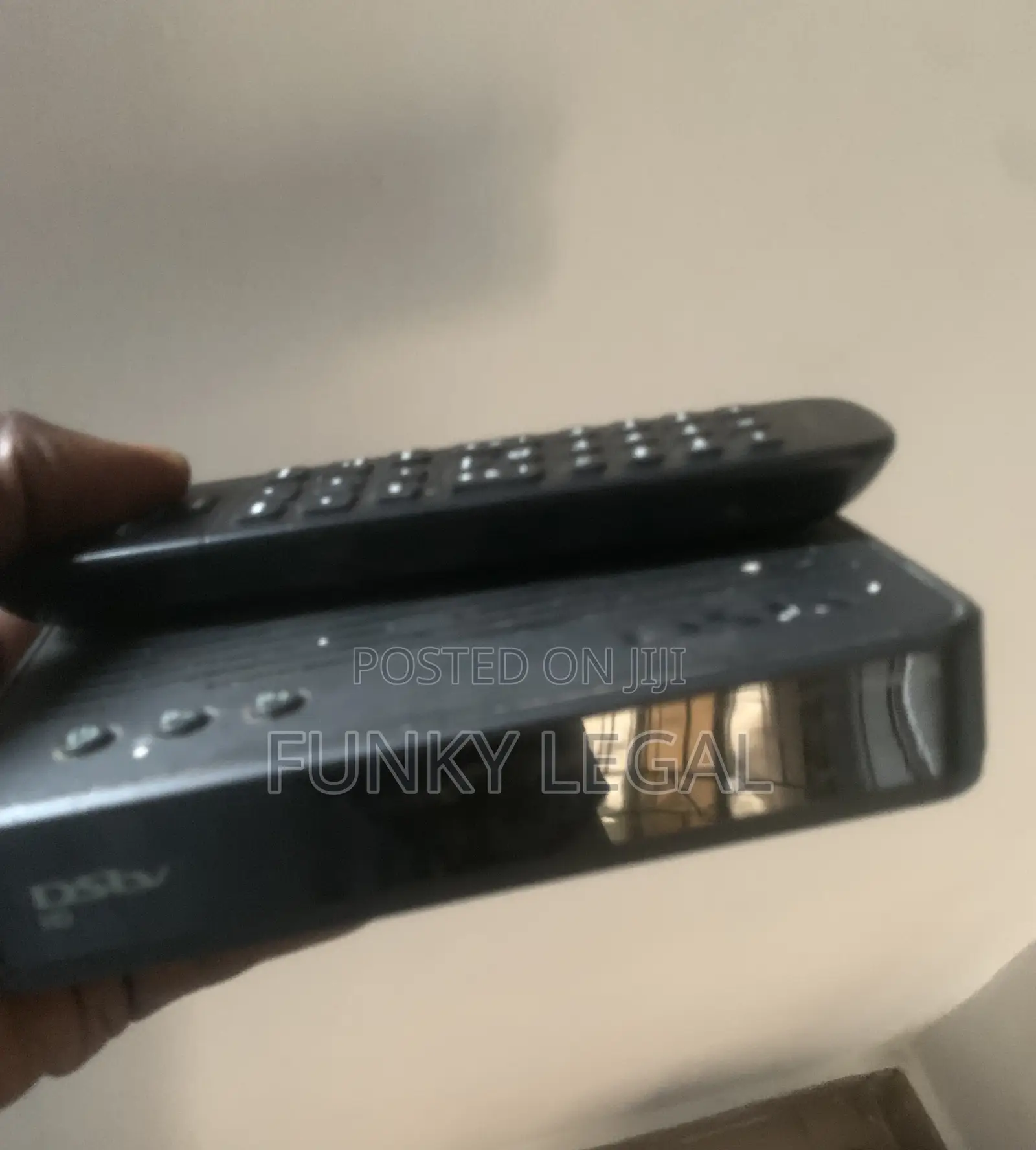 DSTV Decoder With Remote for Sell.