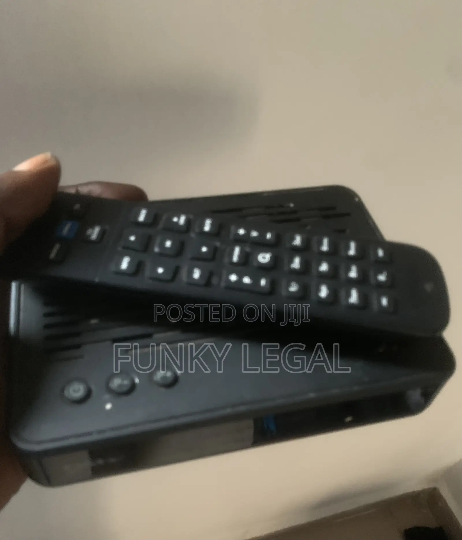 DSTV Decoder With Remote for Sell.