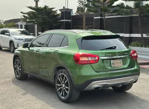 Mercedes-Benz GLA 250 2016 Green