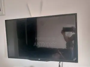 32 Inches LG TV