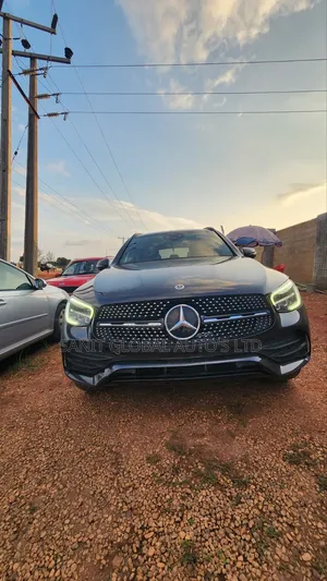 Mercedes-Benz C300 2021 Black