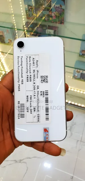 Apple iPhone XR 64 GB White