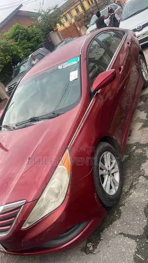 Hyundai Sonata SE 4dr Sedan (2.4L 4cyl 6A) 2014 Red