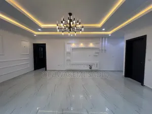 3bdrm Apartment in Lekki Phase 1 for rent