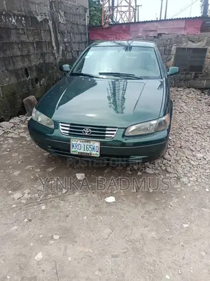 Toyota Camry XLE 4dr Sedan (2.2L 4cyl 4A) 2001 Green