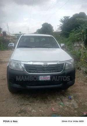 Toyota Hilux 2014 White