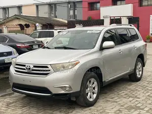 Toyota Highlander Limited 2012 Silver