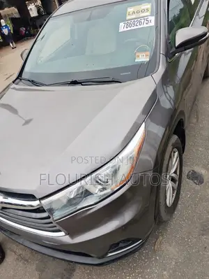 Toyota Highlander LE Plus 4dr SUV AWD (3.5L 6cyl 6A) 2015 Gray