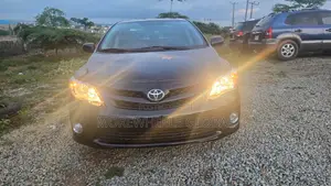Toyota Corolla LE 4dr Sedan (1.8L 4cyl 4A) 2012 Black