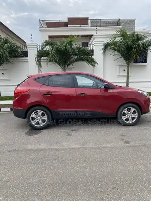 Hyundai Tucson 2015 Red