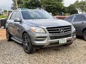 Mercedes-Benz M Class ML350 4dr SUV (3.5L 6cyl 7A) 2015 Gray