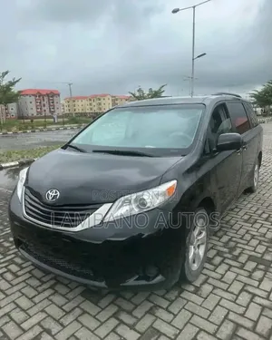 Toyota Sienna 2013 Black