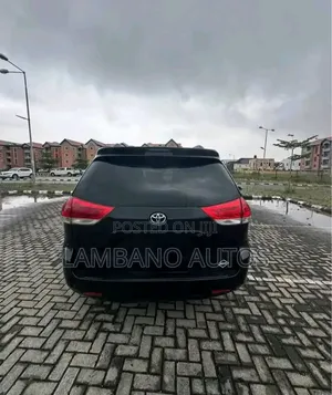 Toyota Sienna 2013 Black