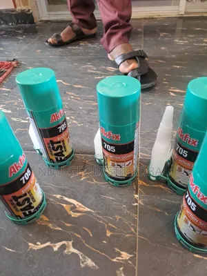 Akfix 705 Fast Adhesive Kit (Spray)