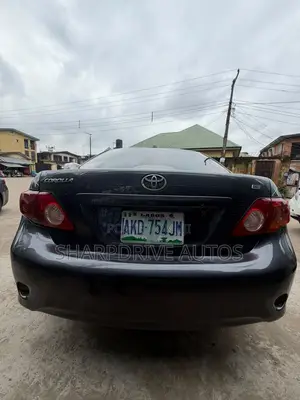 Toyota Corolla LE 4dr Sedan (1.8L 4cyl 4A) 2010 Gray