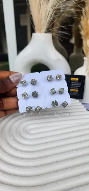 Silver Cube Style Pin Earring