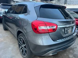 Mercedes-Benz GLA 250 2017 Gray