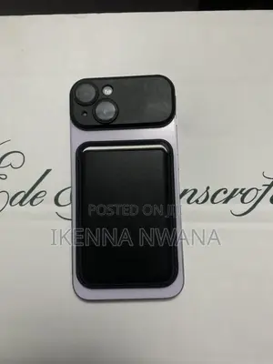 MagSafe Wallets Black and White