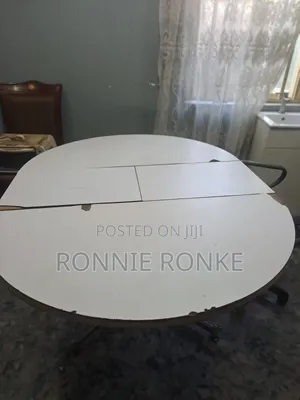 Extendable Dinning Table