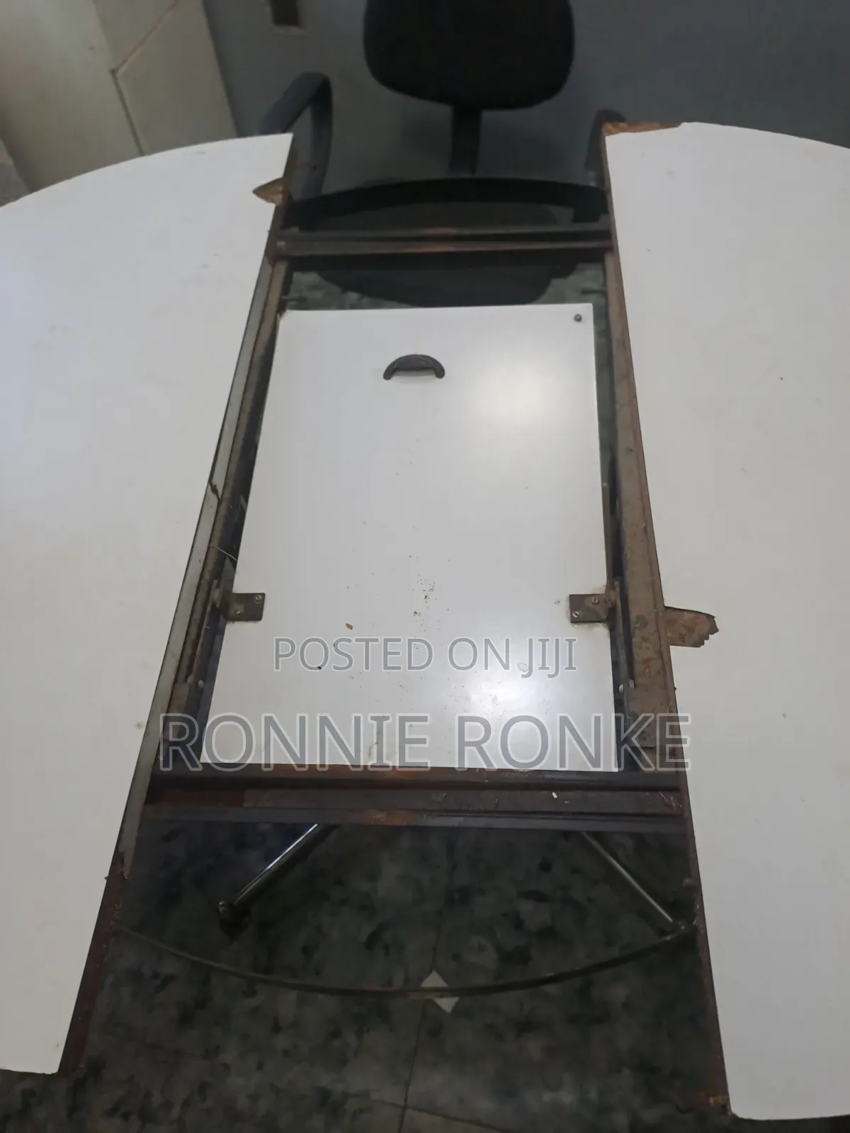 Extendable Dinning Table