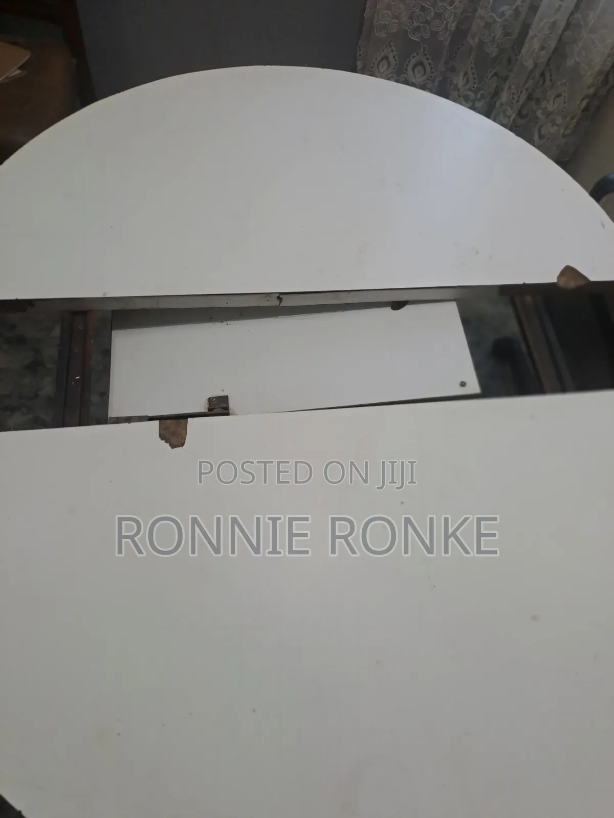 Extendable Dinning Table